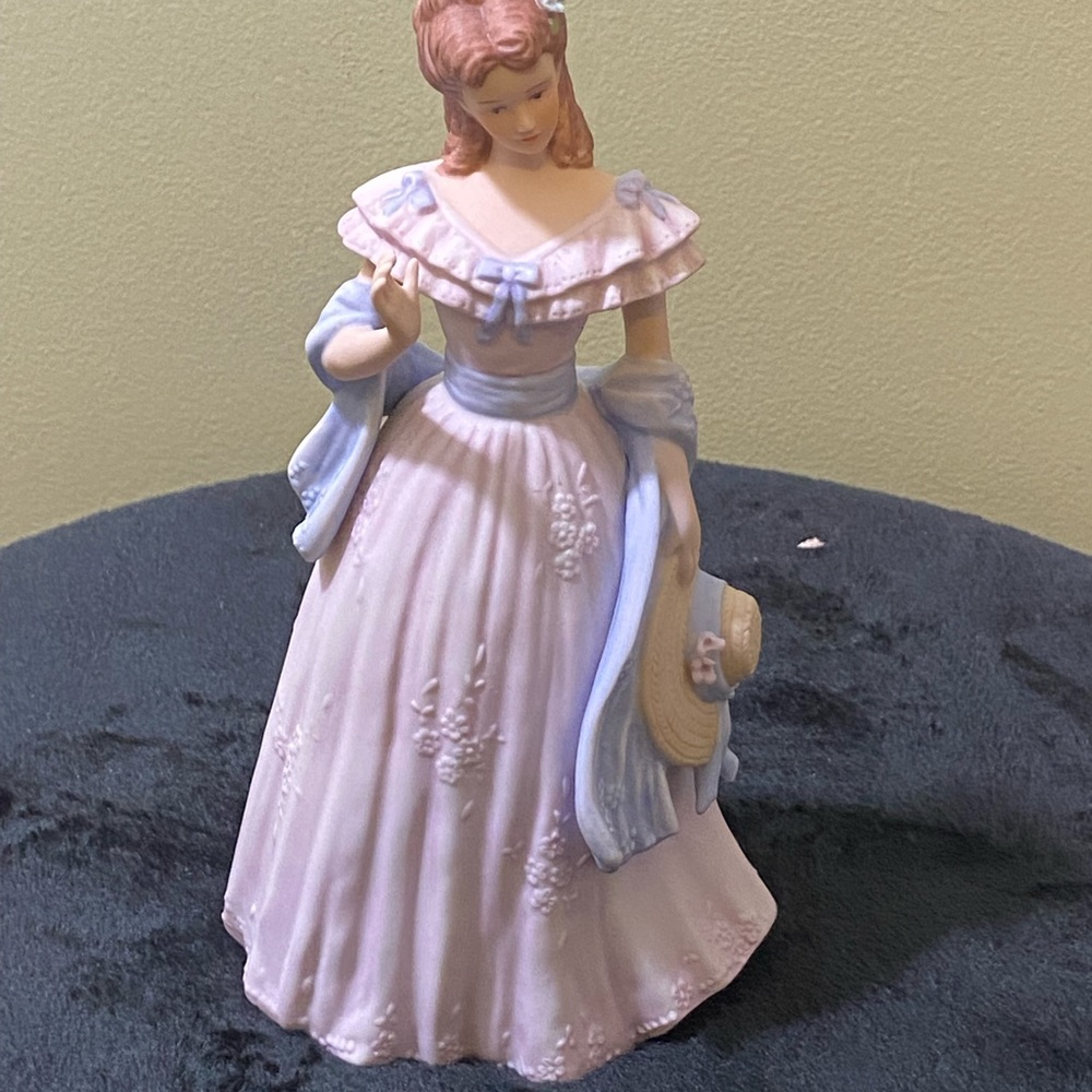 Home Interiors Masterpiece Porcelain 11015-98 Sarah Jane